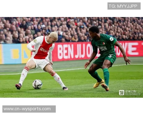 足球花式颠球技巧大揭秘让你在球场上尽显风采与魅力